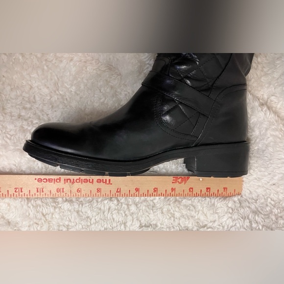 EUC Aquatalia by Marvin K Sweetie Black Quilted Leather Moto Boots Women's 9.5 - Picture 9 of 10